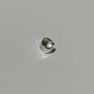 Simple ear cuff
