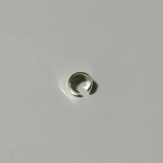 Simple ear cuff