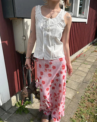 Scalloped lace neck pintuck tank top blouse