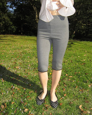 Lace hem capri leggings pants