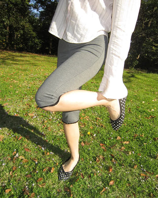 Lace hem capri leggings pants