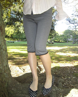 Lace hem capri leggings pants