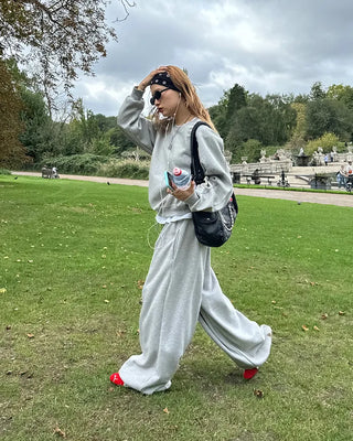 Round neck sleeve piping sweatshirt