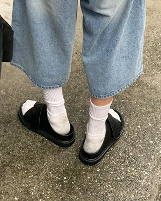 Simple point sandals