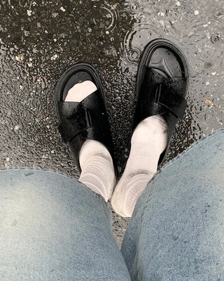 Simple point sandals