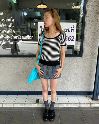 Oval neck striped tight T-shirt