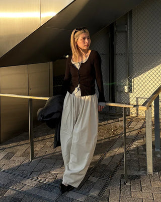 One-pleat low-waist slacks