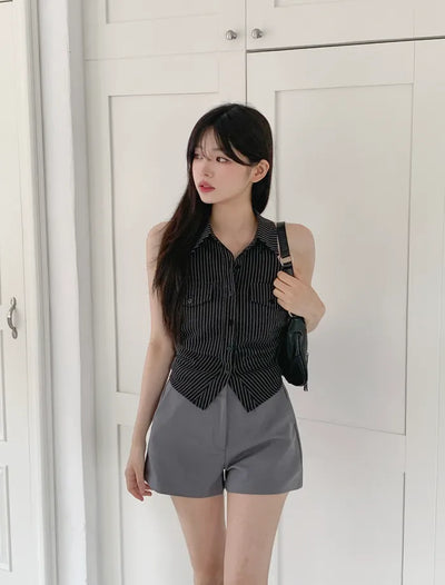 Classic high-waisted short slacks