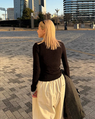 One-pleat low-waist slacks