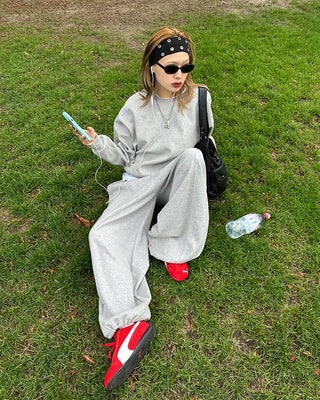 Round neck sleeve piping sweatshirt