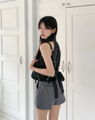 Classic high-waisted short slacks