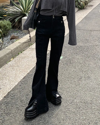 Double-button slit bootcut denim pants