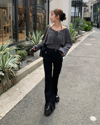 Double-button slit bootcut denim pants