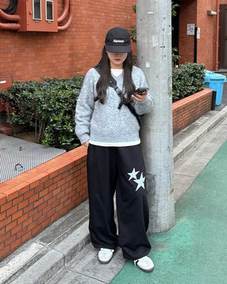 V-neck long-sleeved knit