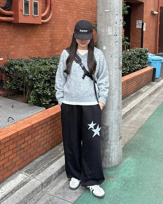 V-neck long-sleeved knit