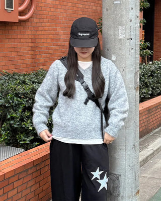 V-neck long-sleeved knit