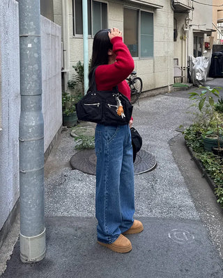 V-neck long-sleeved knit