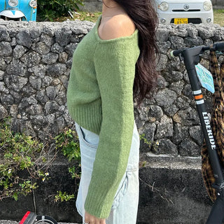 Unique off-shoulder wool knit
