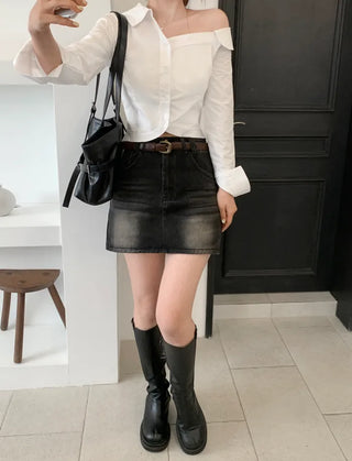 One-shoulder cropped shirt