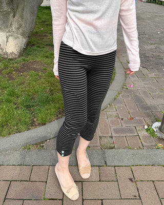 Elastic waistband button detail leggings pants