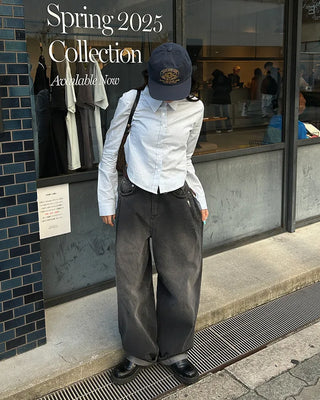 Round hem cropped slim striped shirt