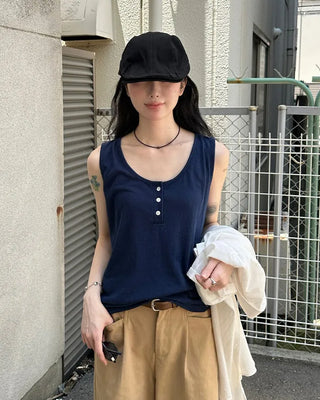 Button-point sleeveless top
