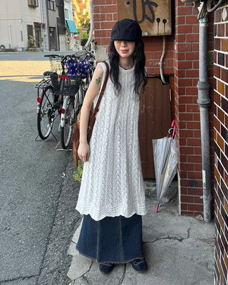 Perforated lace slit dress