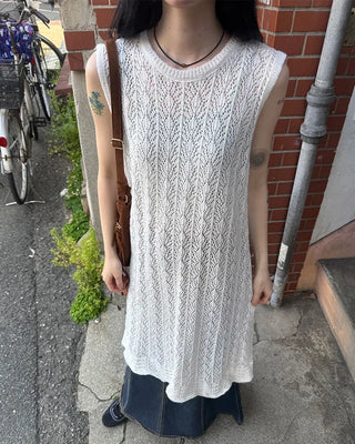 Perforated lace slit dress