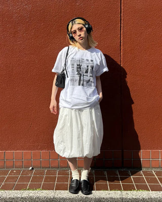 Women's monochrome photo lettering half-length T-shirt