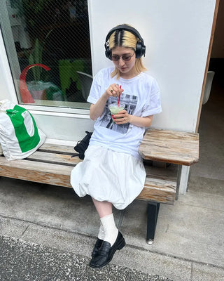 Women's monochrome photo lettering half-length T-shirt