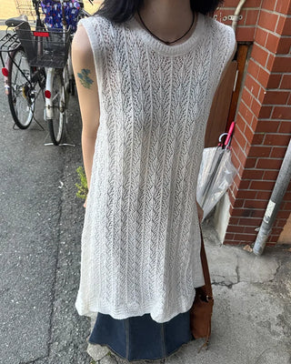 Perforated lace slit dress