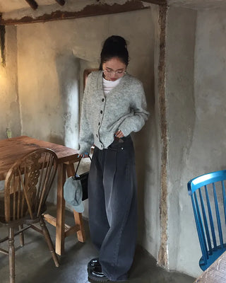 Wool V-neck button cardigan