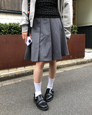 Pleated medium skirt