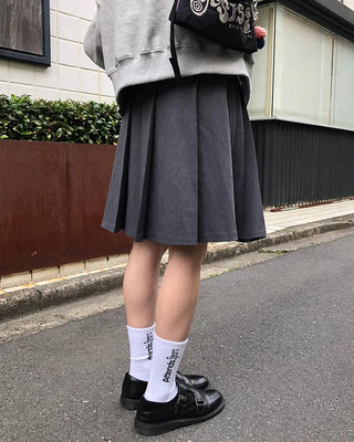 Pleated medium skirt