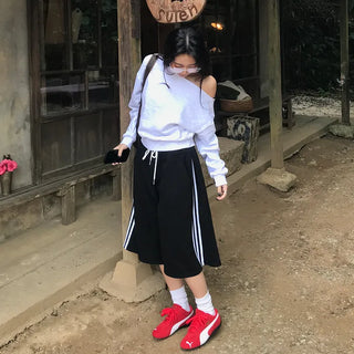 Off-shoulder sweatshirt