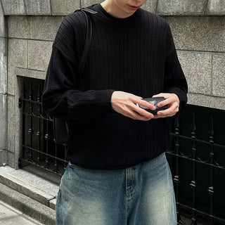 Round neck perforated knit