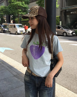 [1st Re-release] (ORIGINAL) Strawberry Lettering Slim T-Shirt