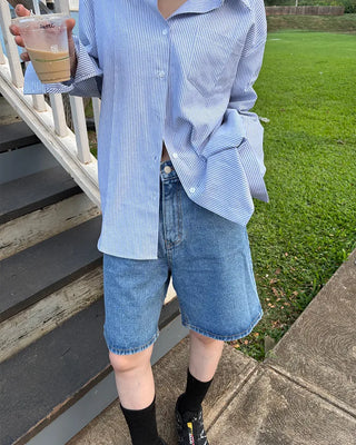 Straight-leg denim shorts