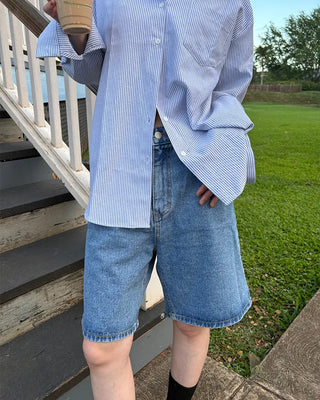 Straight-leg denim shorts