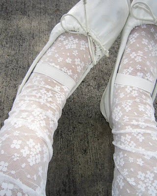 Flower lace sheer knee-high socks