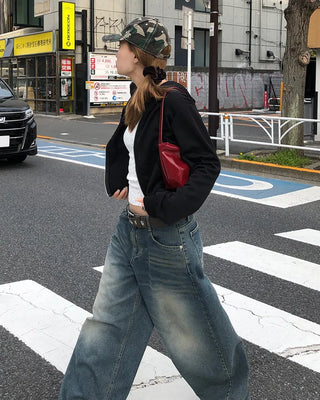 Simple one-shoulder bag