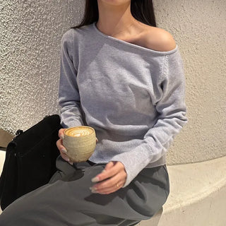 Asymmetrical off-shoulder knit