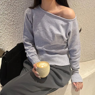 Asymmetrical off-shoulder knit
