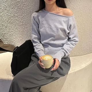 Asymmetrical off-shoulder knit
