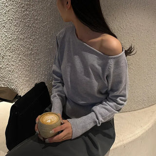Asymmetrical off-shoulder knit