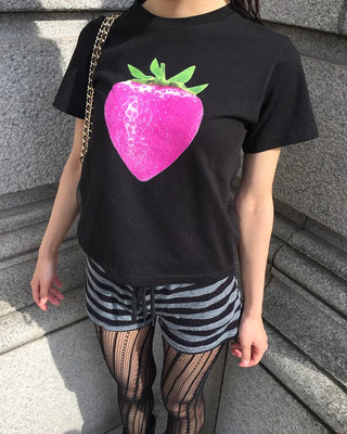 [1st Re-release] (ORIGINAL) Strawberry Lettering Slim T-Shirt