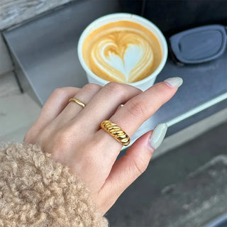 Twisted Bold Ring