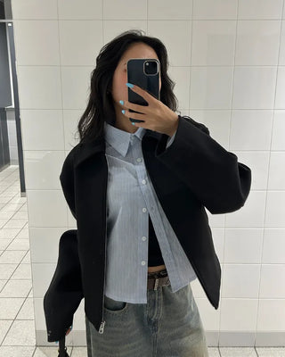 Round hem cropped slim striped shirt