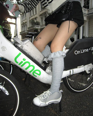 Frilled Outseam Loose Socks