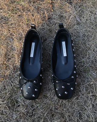 Studded ribbon flat shoes